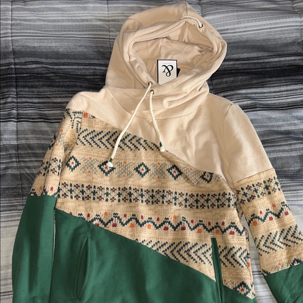 AMPERSAND AVE Beige and Green Patterned Sweater